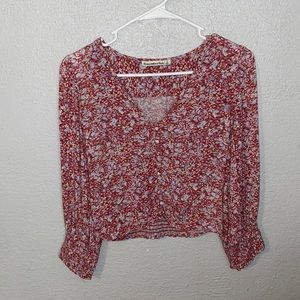 Abercrombie top! Size Small, in excellent condition, only worn a few times.
